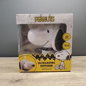 New in box Peanuts Snoopy ultrasonic diffuser